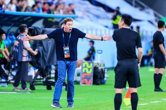 斯卢茨基：特谢拉需加强情绪管理 但情绪是双刃剑