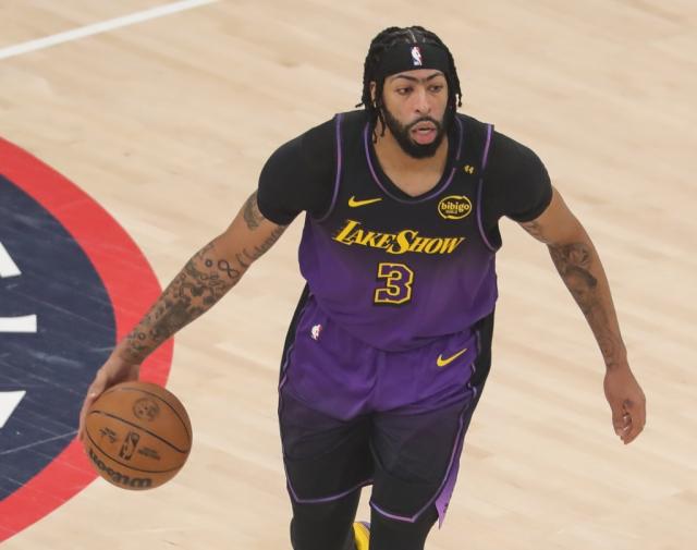 开云-浓眉暴论频出：文班冲DPOY靠舆论 球队拖累MVP竞争