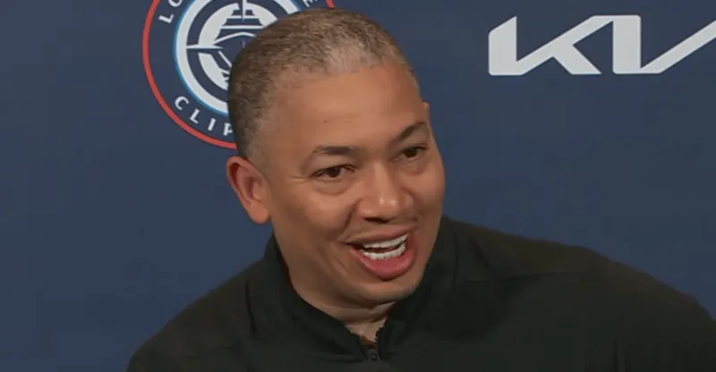 开云app-双塔会是以后研究的方向吗？卢：我不知道，我不知道