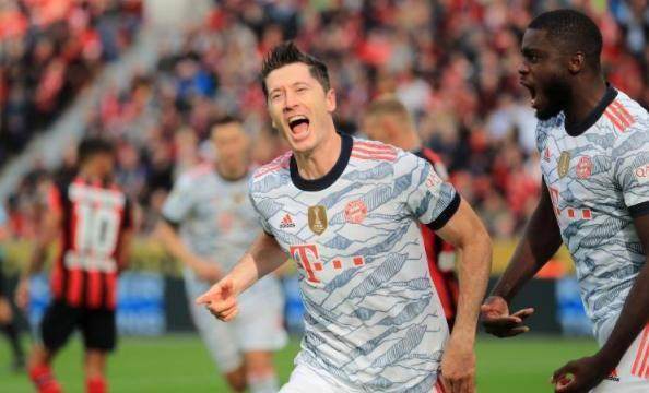 1655740565624038841.jpg 莱万.jpg