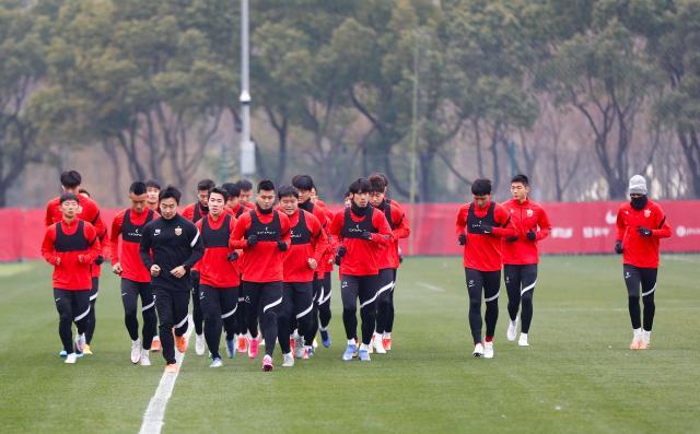 海港亚冠纪念日开启2022首训 莱科归期恐继续推迟
