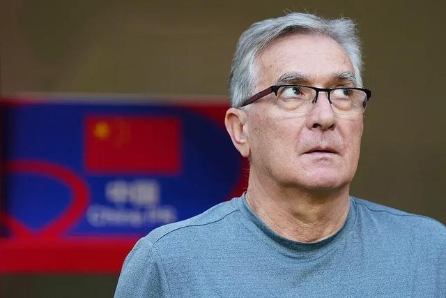 国足选帅，不要“老头”