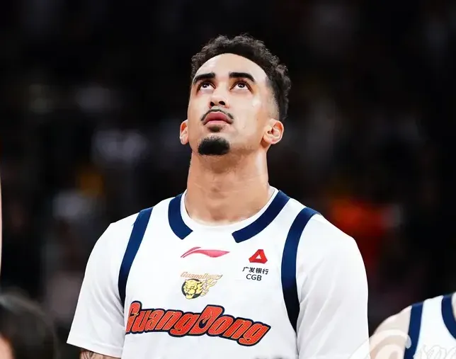 开云体育入口-奎因全场出战19分钟，投篮13中4得到12分5篮板2助攻2抢断