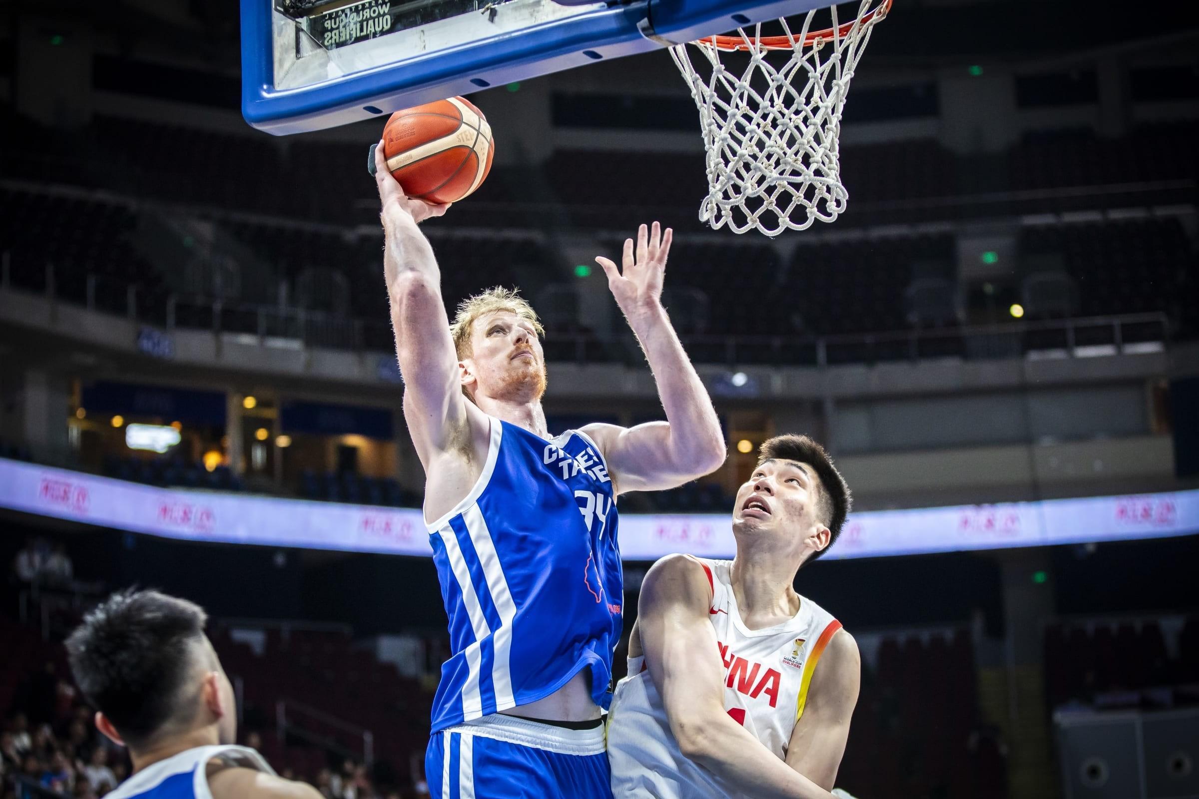 开云-体力不支，高柏铠全场出战36分钟&amp;amp;投篮14中8，得到19分11篮板